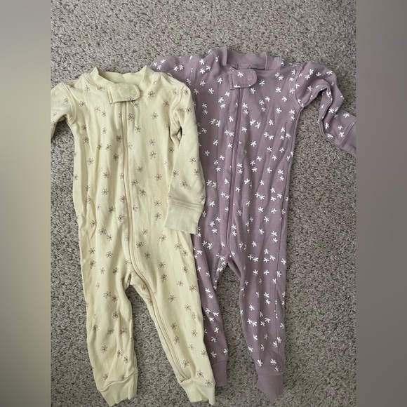 Quincy Mae Footies Pajamas bundle - Picture 1 of 6